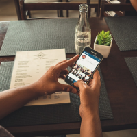 INstagram pixabay mobile smartphone restaurant